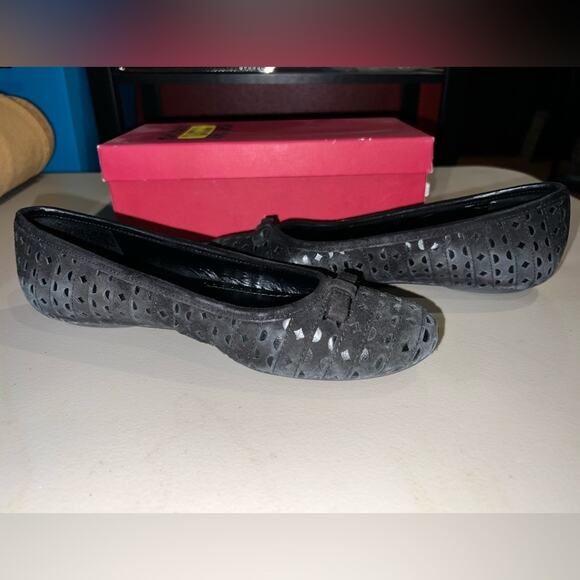 Vaneli Suede Black Ballet Flats Shoes size 8 - Picture 2 of 8
